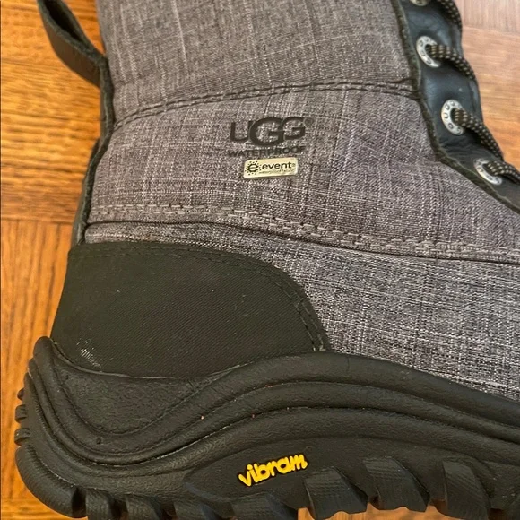 UGG Adirondack Charcoal Boots with Plush Fur Collar size 7 - Picture 7 of 10